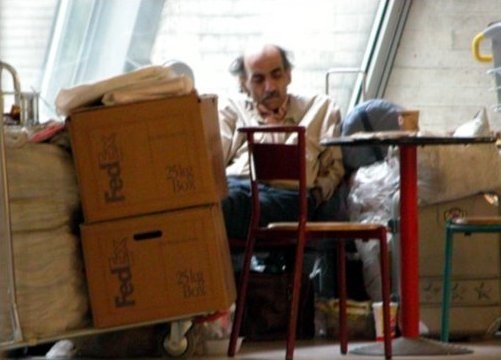 Mehran Karimi Nasseri en el aeropuerto