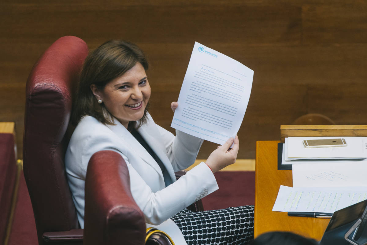 La presidenta del PPCV, Isabel Bonig, en una sesión parlamentaria. Foto: KIKE TABERNER