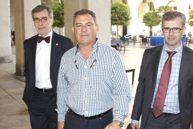 Rafael Gregory llega a la Audiencia Provincial en mayo de 2018, al juicio por el 'Caso Autisa'. Foto: EFE