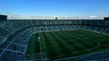 El derbi autonómico entre el Elche y el Valencia se jugará el domingo 23 desde las 14 horas