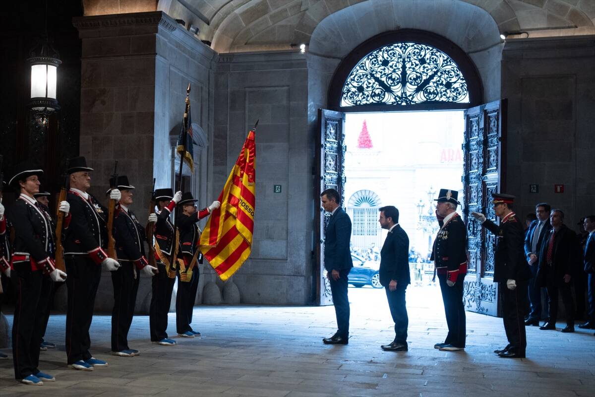 Pedro Sánchez, en el Palau de la Generalitat de Cataluña el pasado 21 de diciembre. Foto: DAVID ZORRAKINO/EP