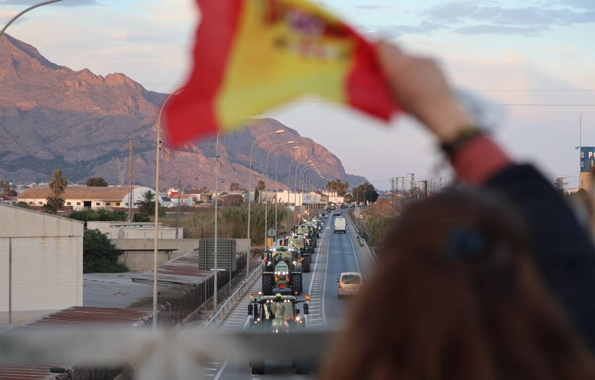 Un instante de la protesta a su llegada a Orihuela. Foto: Vega-baja.com