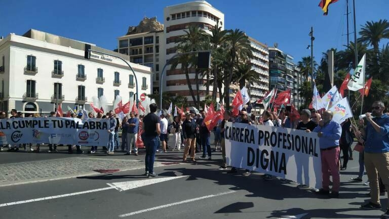 El Pp De Alicante Valida La Ampliaci N De Plantilla Municipal Y Subir