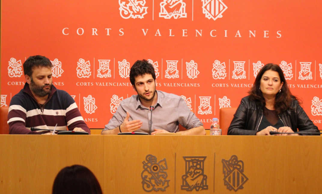 Los diputados de Podemos César Jiménez, Antonio Estañ y Fabiola Meco. VP