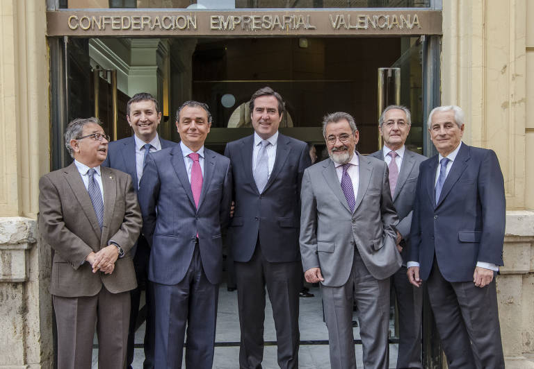 La cúpula de la CEV, junto a los vicepresidentes de CEOE Antonio Garamendi y José Vicente González