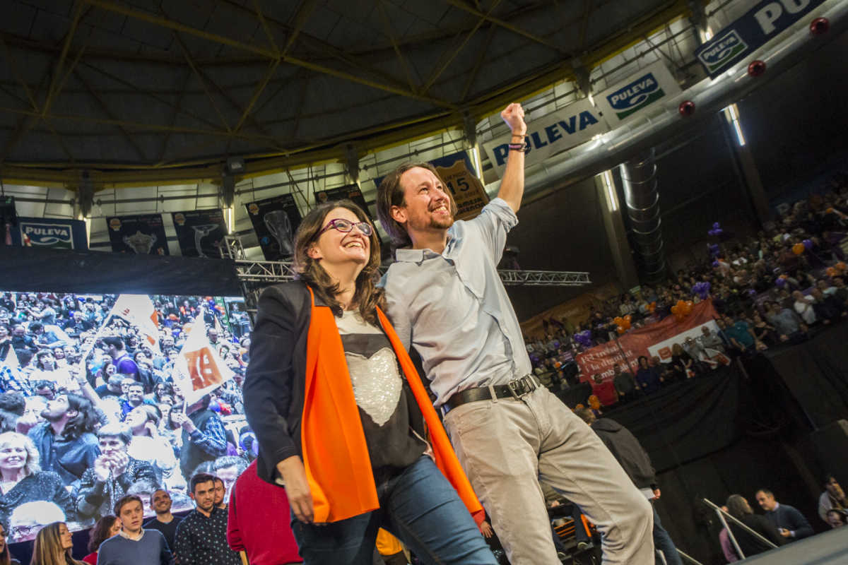 Mónica Oltra y Pablo Iglesias, en un mitin en 2016. Foto: EVA MÁÑEZ