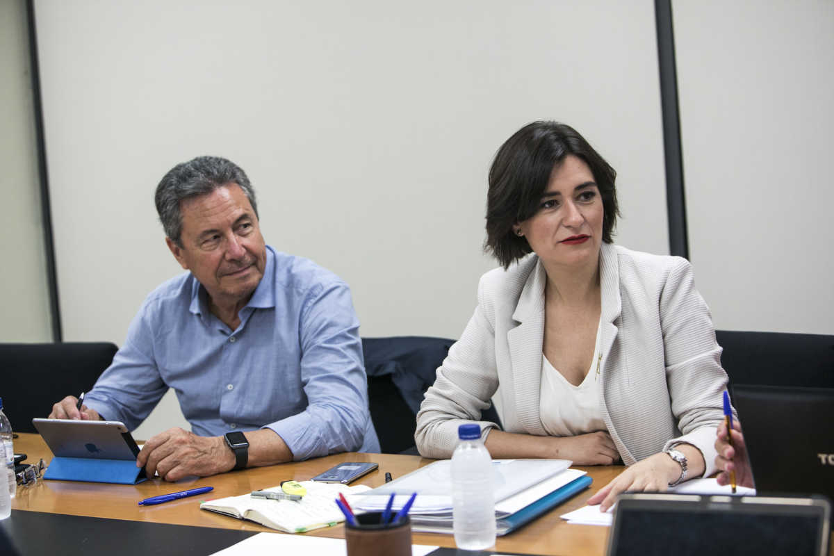 Ricardo Campos, subsecretario de la Conselleria, con Montón. Foto: EVA MÁÑEZ