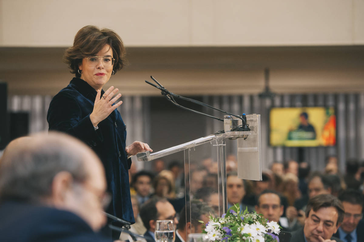 La vicepresidenta, Soraya Saénz de Santamaría, en un acto en València. Foto: KIKE TABERNER