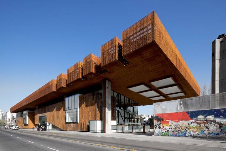 El centro cultural Gabriela Mistral, cuyo conflicto ha decidido a Ecisa a abandonar Chile. Foto: NICO SAIEH
