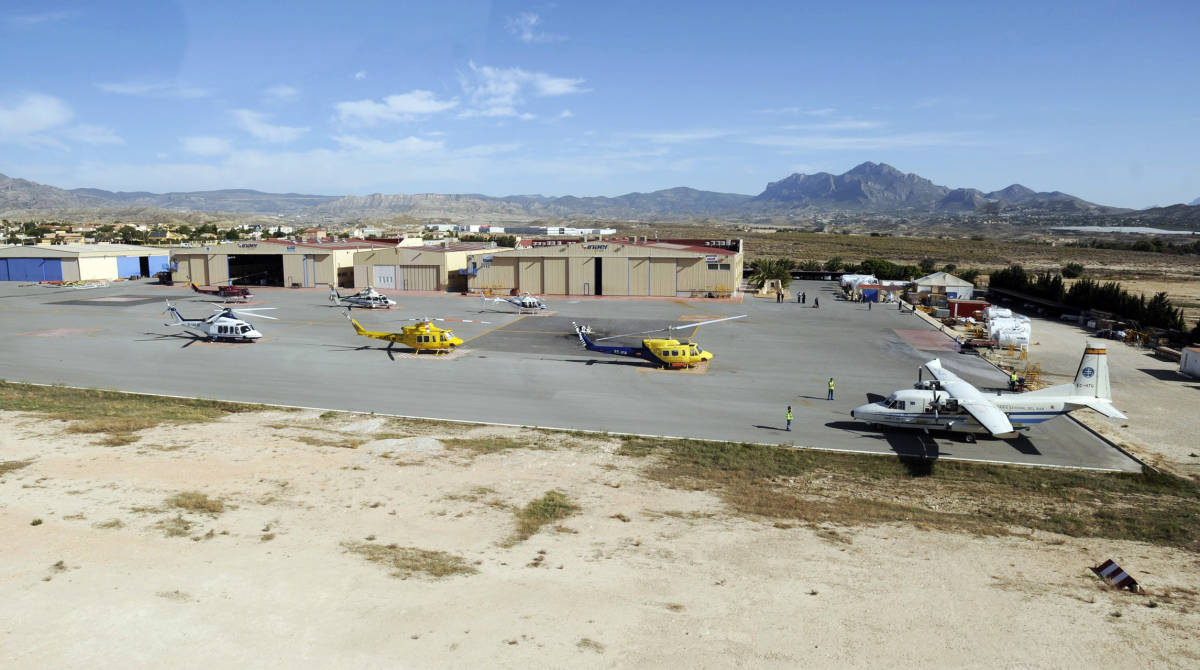 Panorámica del aeródromo de Mutxamel, donde tiene su sede española Babcock. Foto: RAFA MOLINA