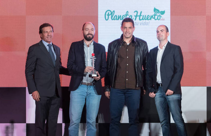 Alfonso y Pablo Sánchez, en el centro, en la gala de los premios Alfil que entrega Terciario Avanzado. Foto: PEPE OLIVARES