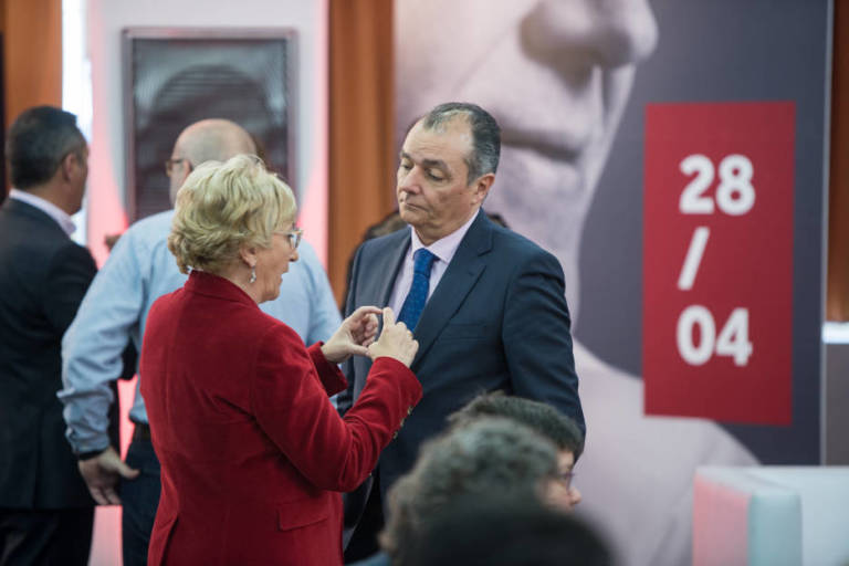 La consellera de Sanidad, Ana Barceló, y el presidente de CEV-CV, Salvador Navarro