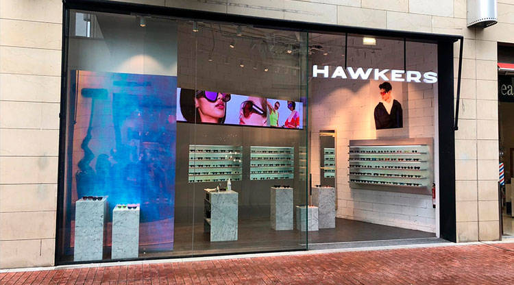 La nueva tienda de Hawkers en La Maquinista, en Barcelona. Foto: HAWKERS