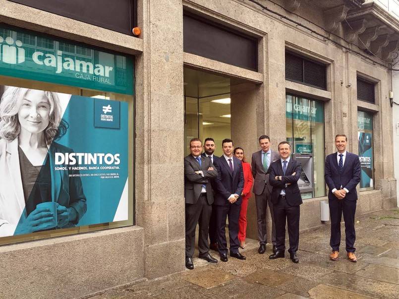 Imagen de la apertura de la nueva oficina de Cajamar en Santiago de Compostela (A Coruña) en mayo de 2019