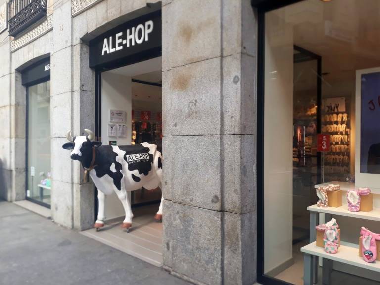 Oh Descubrimiento cristiano La vaca de Ale-Hop convierte en beneficio 1 de cada 4 euros que vende: 26  millones en 2018 - Alicanteplaza