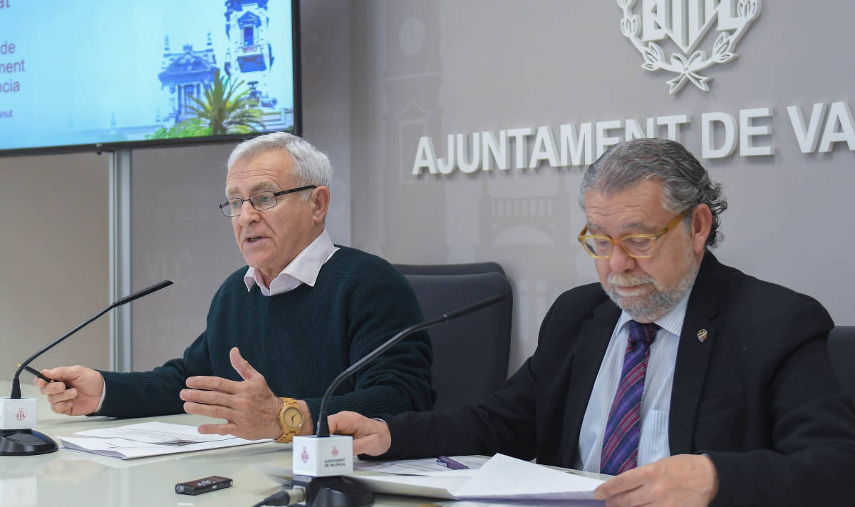 Joan Ribó y el concejal de Hacienda, Ramón Vilar. Foto: Ayto. València