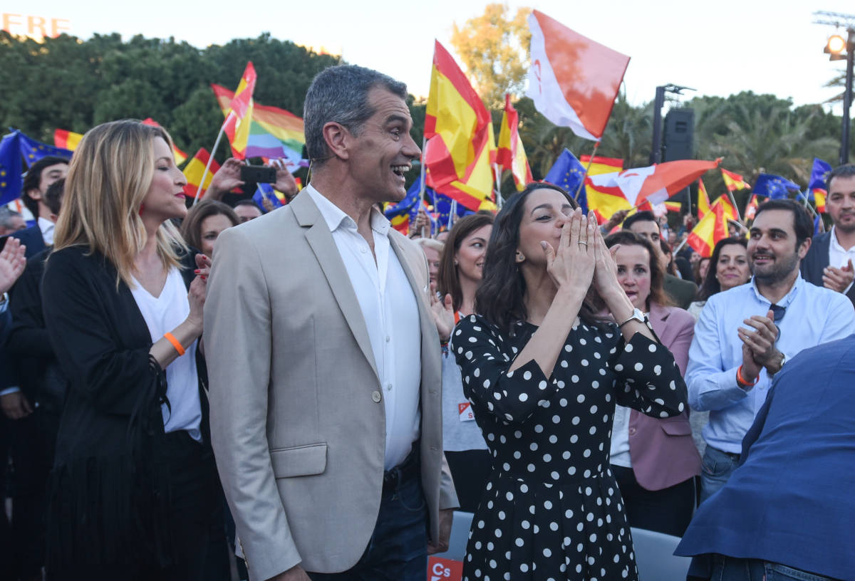 Toni Cantó e Inés Arrimadas juntos en un mitin en València. Foto: EDUARDO MANZANA