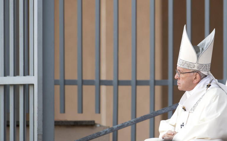 El Papa Francisco, durante una misa. Foto: EFE