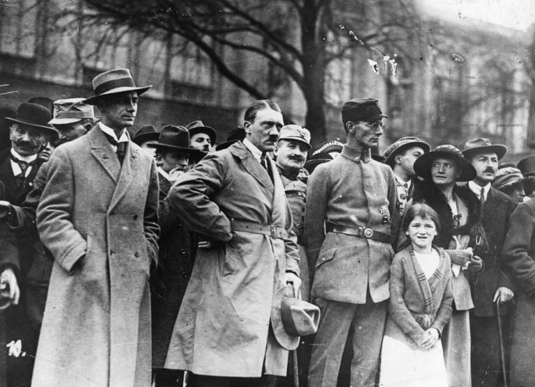 "Aquell Hitler era un perill..." Adolf Hitler durant el colp d'estat fallit en Múnich, 1923.