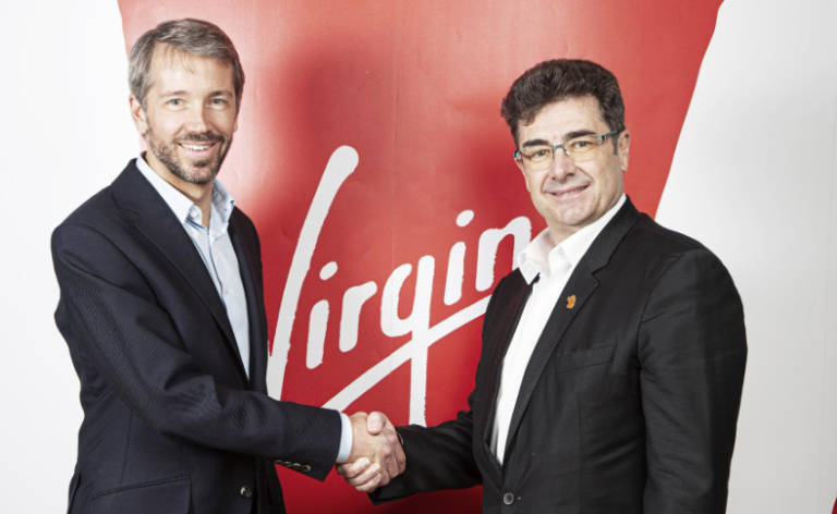  Josh Bayliss (izq.), CEO del Grupo Virgin, y José Miguel García, CEO del Grupo Euskaltel