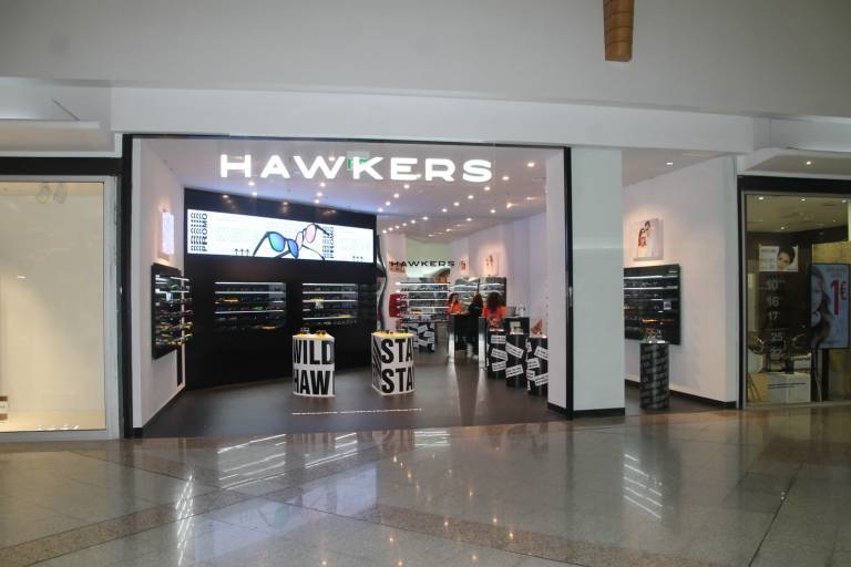 Tienda física de Hawkers en el centro comercial l'Aljub, en Elche. Foto: AP