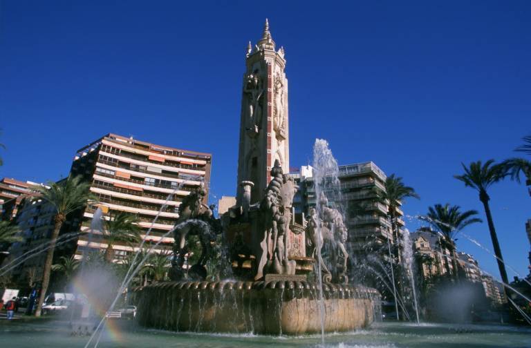  La fuente de Luceros. Foto: Alicante Turismo