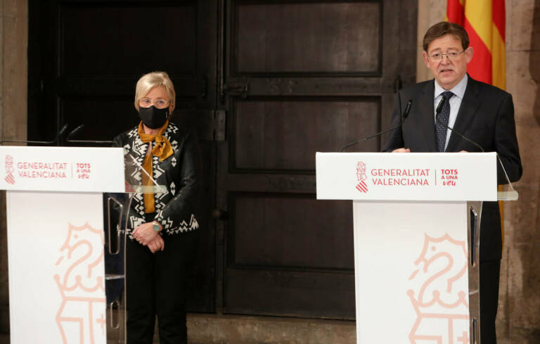 La consellera de Sanidad, Ana Barceló, y el presidente de la Generalitat, Ximo Puig, este martes