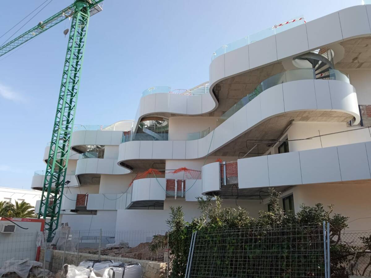 Aspecto que presenta el residencial Brezza de Olivares Consultores en Xàbia.