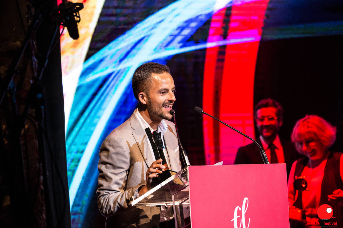Miguel Ferrández recogiendo el premio a Grupoidex en Publifestival, el Festival Internacional de Publicidad Social