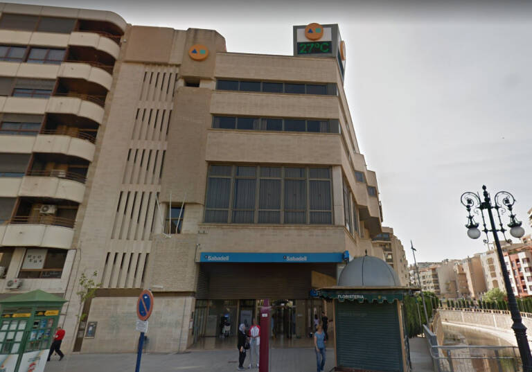 Noble sufrir navegador Orihuela ultima la compra del edificio del Aula de Cultura de la Fundación  CAM - Alicanteplaza