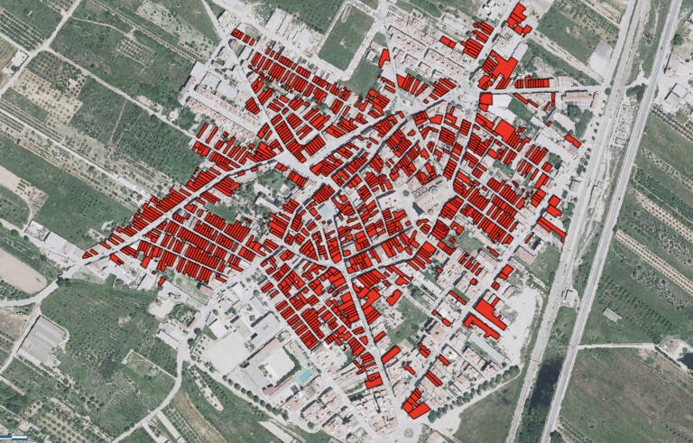 Vista de Alcalà de Xivert, donde ninguno de los inmuebles de más de 50 años (en rojo) tiene el IEEV.CV. Foto: GVA