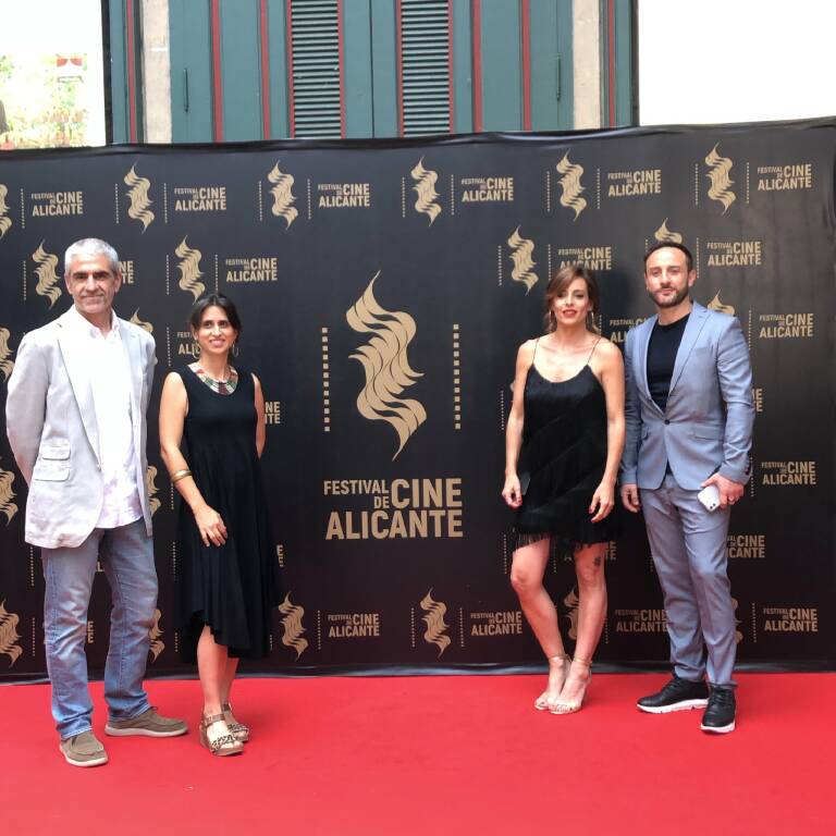 triángulo apretón escalar Coses a fer abans de morir', vencedora en el 18 Festival de Cine de Alicante  - Alicanteplaza