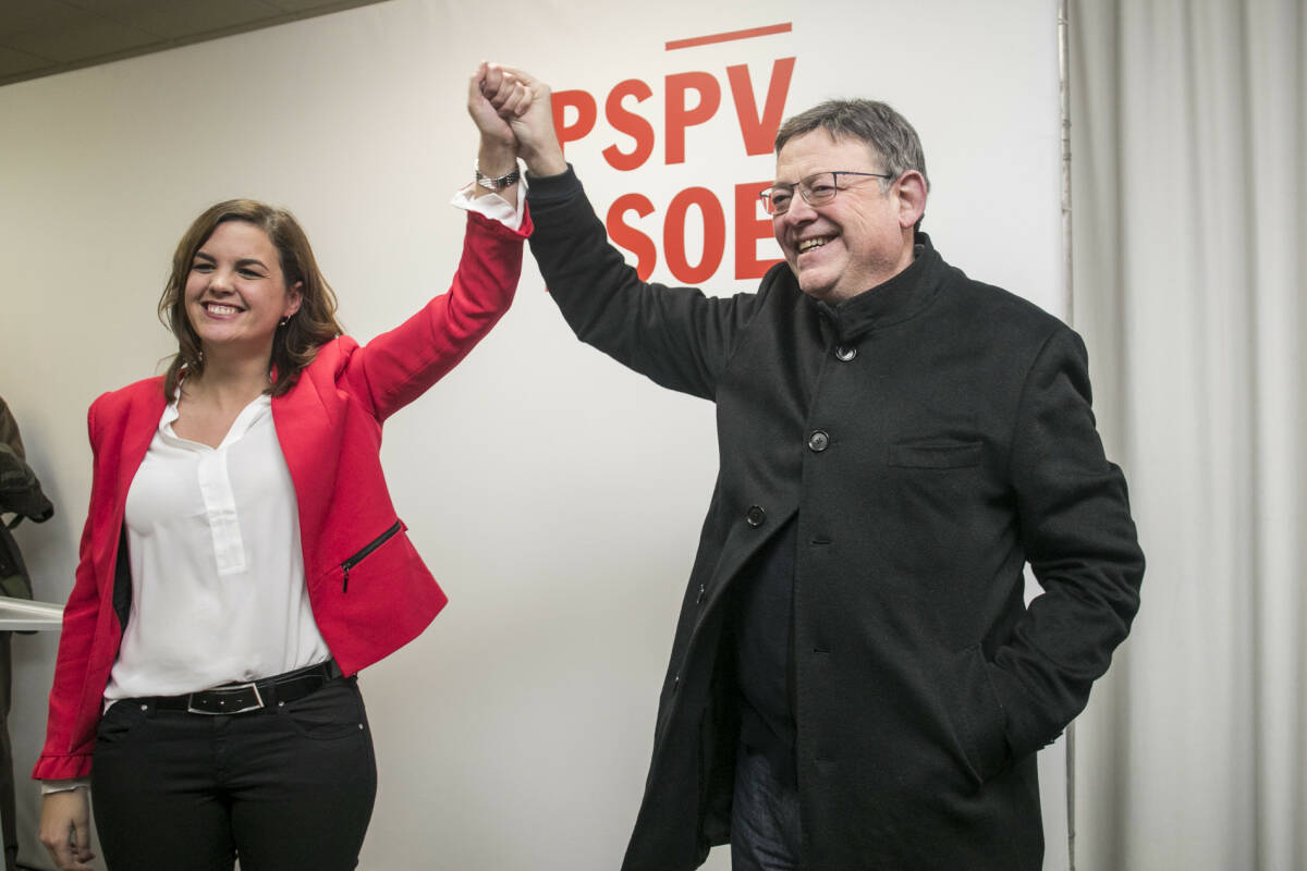 Sandra Gómez y Ximo Puig tras ganar las primarias de 2018. Foto: EVA MÁÑEZ