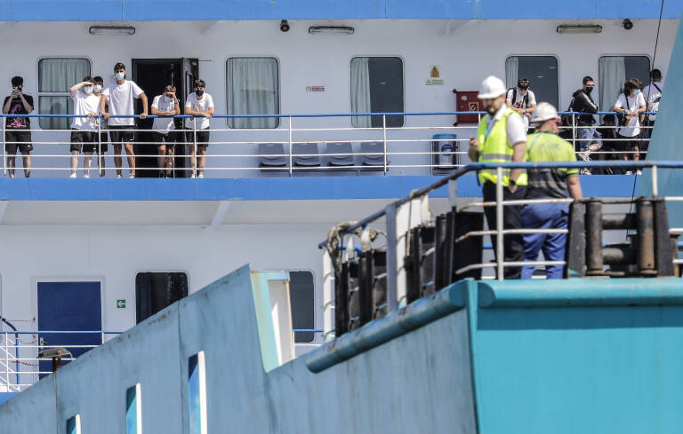 Llegada al puerto de Valencia del ferry. Foto: ROBER SOLSONA/EP