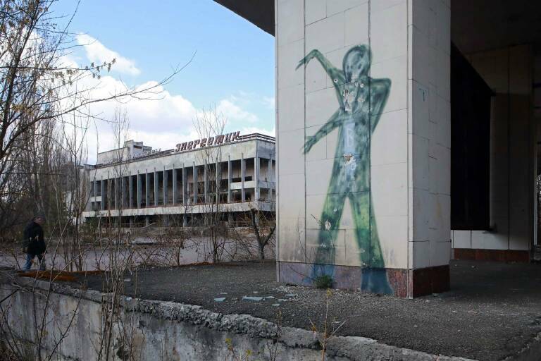  Un mural en Prípiat, cerca de Chernóbil. Foto: VOLODYMYR TARASOV / ZUMA PRESS / CONTACTOPHOTO