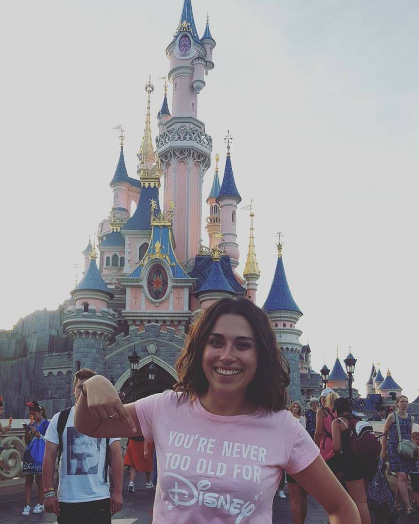       Aitana Mas en un viaje a Disneyland Paris