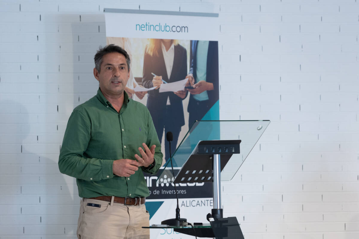 El agente de Innovación de Fempa, Román Dato, en la reunión de Netin Club Alicante. Foto: PEPE OLIVARES