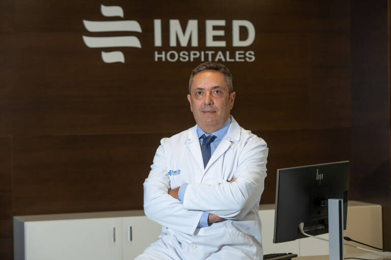 El Dr. Juan Carlos Ferragut, jefe de la Unidad de Cirugía Ortopédica y Traumatología de IMED Levante.