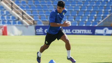 El Hércules acepta incluir una opción de compra en la cesión de César Moreno al Valencia y la operación se formalizará a lo largo del jueves